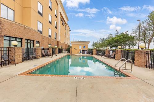 Hampton Inn - Atmore - image 13