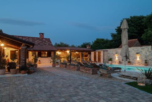 Villa Rustica ZadarVillas in Smilcic