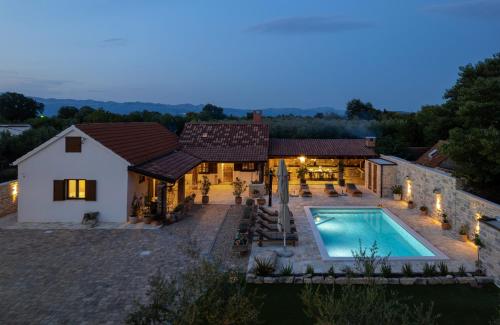 Villa Rustica ZadarVillas in Smilcic