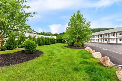 Rodeway Inn - image 5