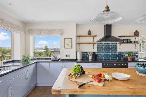 Rocket House - Large family home perched above the river, Dittisham (foto 10)