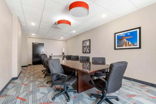 Best Western Plus Portales Inn - image 12