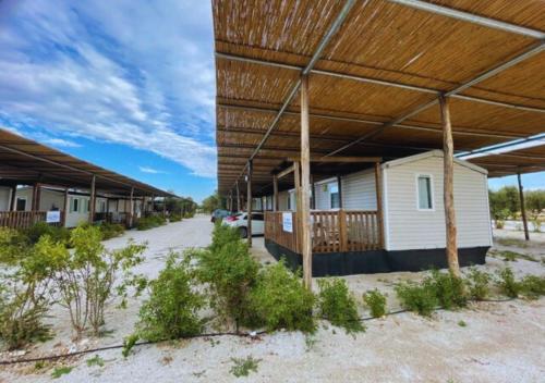 3 bedrooms, 5 beds