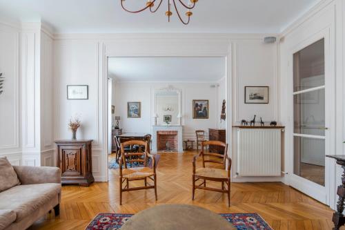 Veeve - Avenue to the Eiffel Tower - image 7