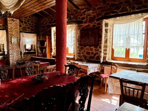 Iaspis Guesthouse - image 12