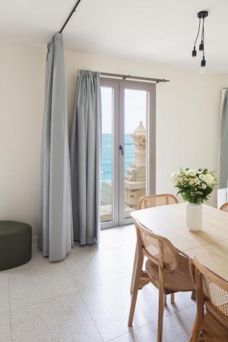 Family Suite with Ocean View image 7