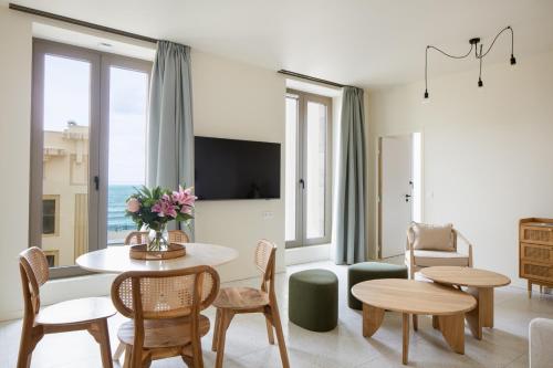 Family Junior Suite with Ocean View image 6