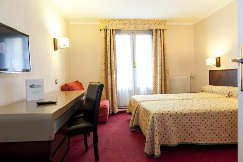 2 twin beds