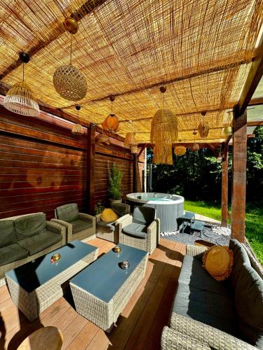 Chalet Acacia au calme 1h30 de Paris in Chateau-Renard