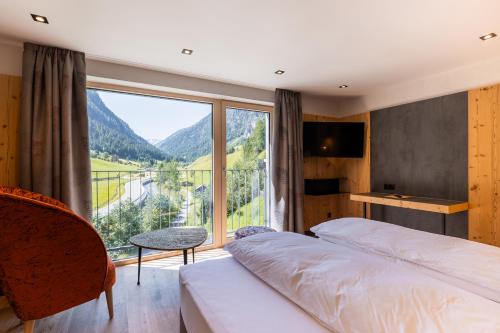 Hotel Edelweiss - image 2