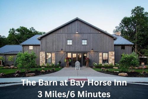 Hometown Hideaway - 4br25ba, Pool, Game Room in กรีนวูด (IN)