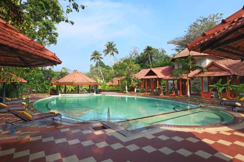 مسبح, Taj Kumarakom Resort & Spa, Kerala in كوماراكوم