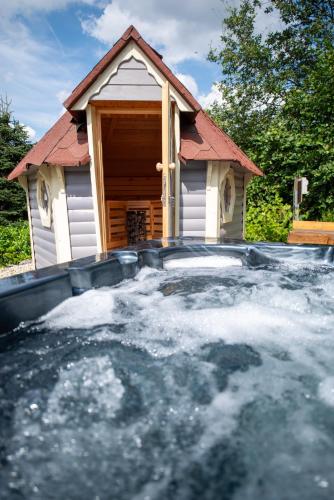 Hot tub, Thuringer Tannenhof Ferienwohnungen in Triptis
