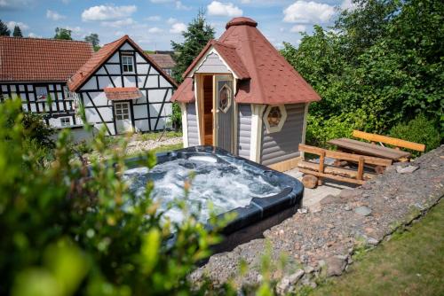 Hot tub, Thuringer Tannenhof Ferienwohnungen in Triptis