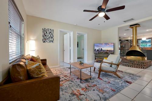 Orlando Retreat 3BR Home, Patio in Orlando, USA