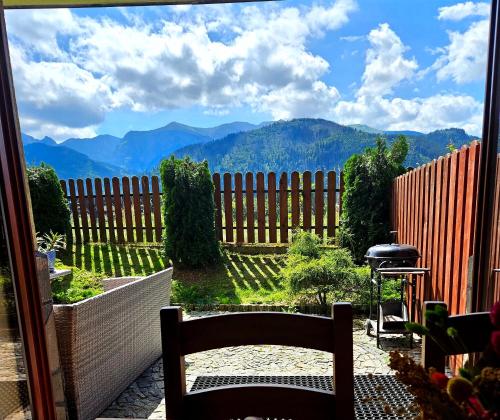 Apartament Giewont View -Cozy Apartment, Split AC, Private Terrace, Private Parking - Zakopane, Kościelisko