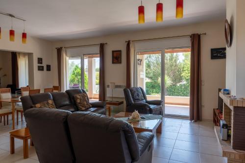 Beautiful Summer Villa in Chalkoutsi in Chalkoutsi (Attiki)