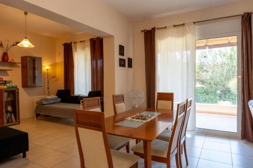 Beautiful Summer Villa in Chalkoutsi in Chalkoutsi (Attiki)
