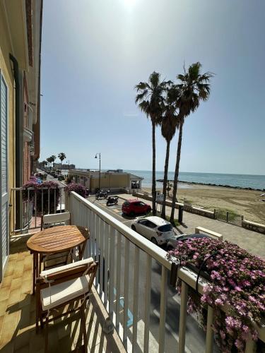 VILLINETTO CINZIA - Central Anzio - Beachfront - Alloggio Turistico Room Type - Vacation Home