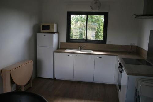 Konyha, Maison 2ch, Parking, à 10min de Bx, Calme (Maison 2ch, Parking, a 10min de Bx, Calme) in Merignac