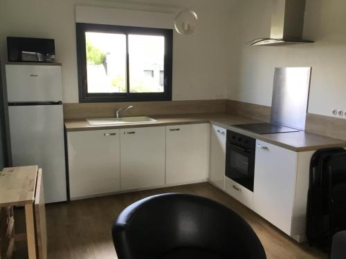 Konyha, Maison 2ch, Parking, à 10min de Bx, Calme (Maison 2ch, Parking, a 10min de Bx, Calme) in Merignac