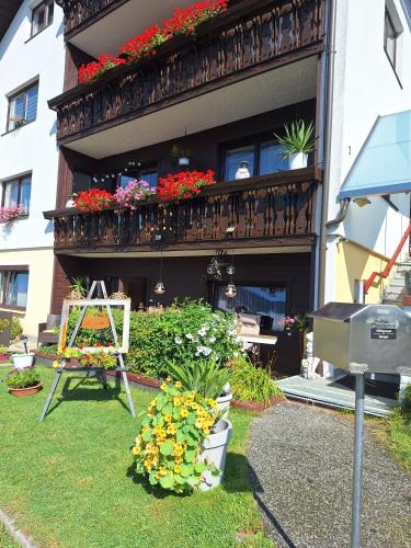 Apartment with Mountain View