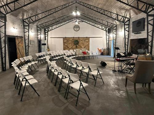 Oprema, Legacy Barn on Sugar Creek in Lomar