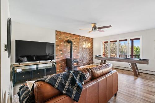 Waterfront Retreat By Henn House Properties