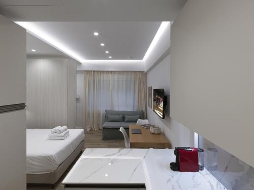 Chic and modern apartment in the center of Kolonaki - image 9