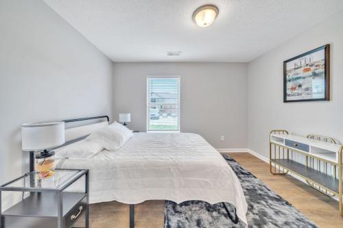 Stonecrest 713, 2bd Apt I Free Parking I Pool in นิวอัลบานี (IN)