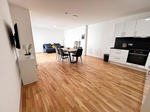 2 bedrooms, 3 beds