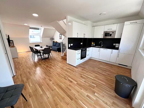 3 bedrooms, 4 beds