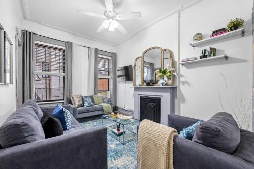 Quaint 2BR Apt Walk to Time Square in New York, USA