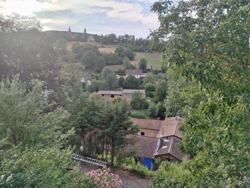 Maison de charme tres spacieuse near Albigny - Neuville Train Station (Albigny-sur-Saône)