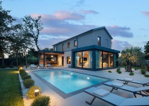 Viesnīcas āriene, Lux Villa Dajo with Pool & Sauna by VacayVillas in Kirmenjak