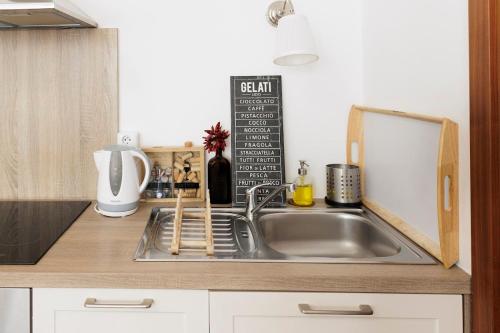 Diamond residence in old town with free parking, Bratislava (foto 9)