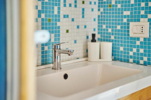 Timeless Charm - A Window to Lake Como