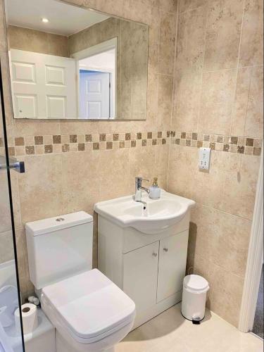 Kingmaker House, Free Driveway Parking and Garden! Fully Equipped, Sleeps 5 Guests, Northampton (Foto 5)