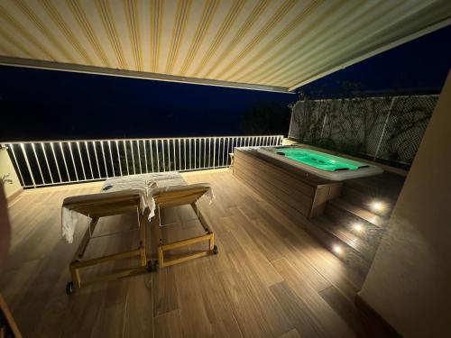 SeaJewelsDeluxurySuite, Salerno