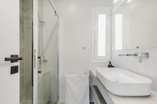 Astra 2-BR apartment in Athens - image 11