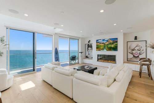 Oceanfront Malibu Haven in Malibu, USA