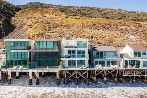Oceanfront Malibu Haven in Malibu, USA