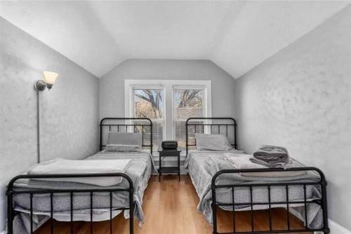 The Twin Bells!!! Rent Two Homes Side by Side, Kansas City (foto 3)