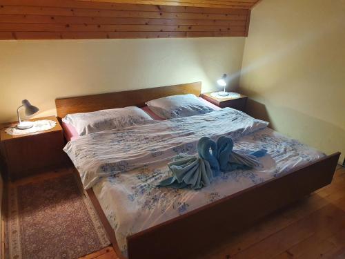 1 queen bed
