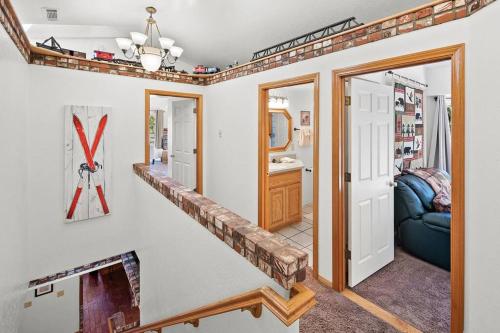 Grand Village Lodge in Big Bear Lake, USA