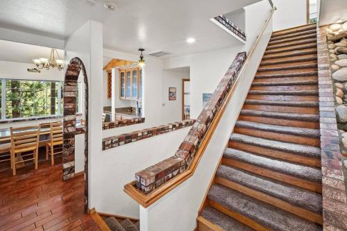 Grand Village Lodge in Big Bear Lake, USA