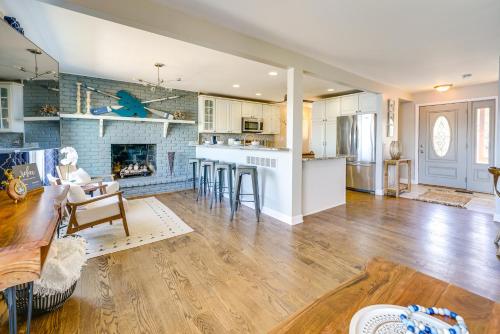 Spacious Lakefront Home in White Lake in Oxbow, USA