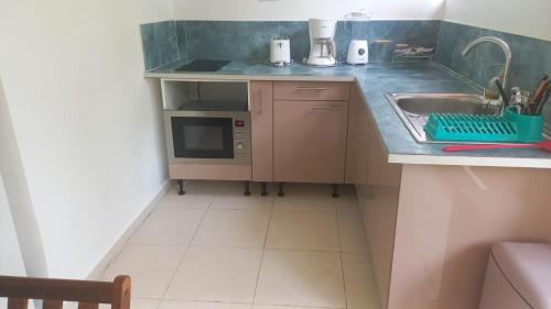 bungalow ti dauphin rdc in Berard