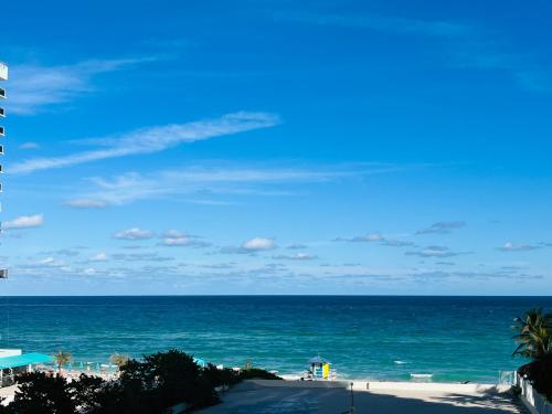 Miami Hollywood Condo 2BD With Ocean View 005-21mar, Broward