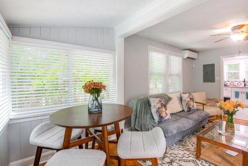 Jacksonville Apartment with Private Patio Near NAS! in Jacksonville, USA